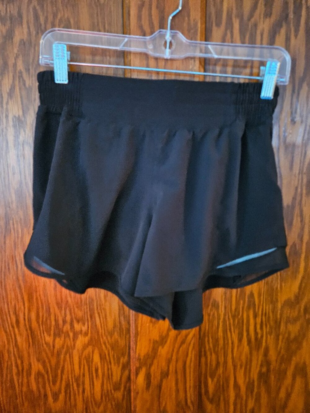 Lululemon Hotty Hot Low-Rise Lined Short 2.5" Sz 8